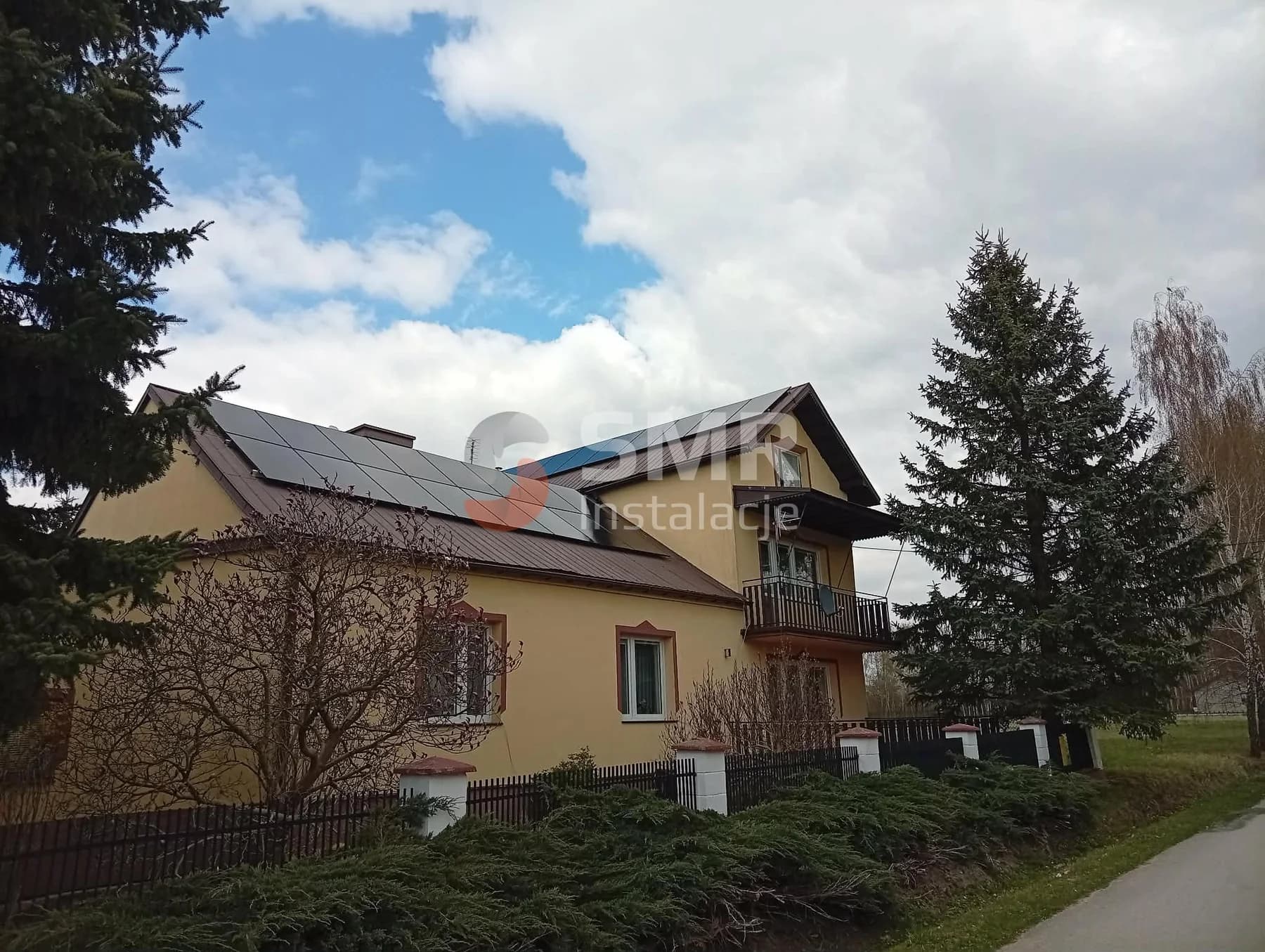 Fotowoltaika 12 kWp - duża instalacja na dachu, Busko-Zdrój